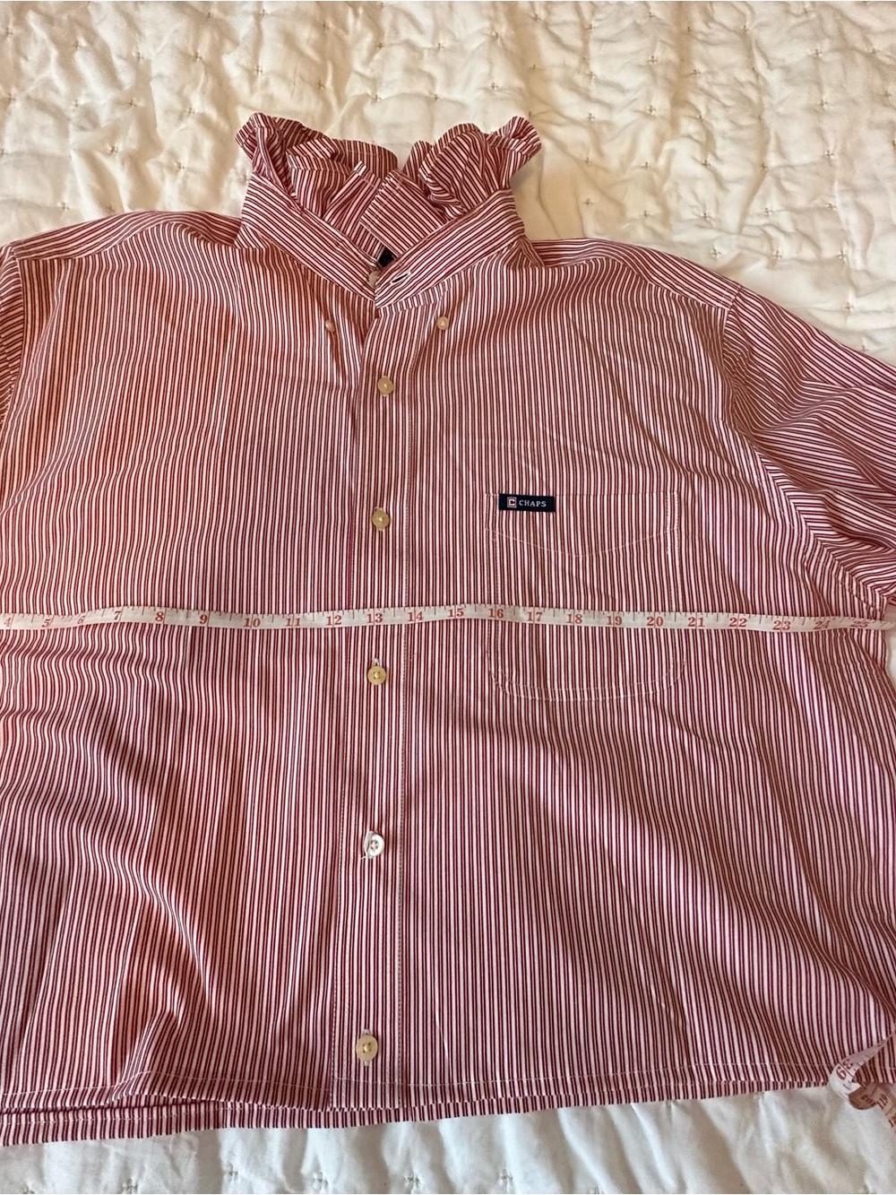 Women - Upcycled (reworked) men’s shirt with ruffled collar - Picture 4 of 7